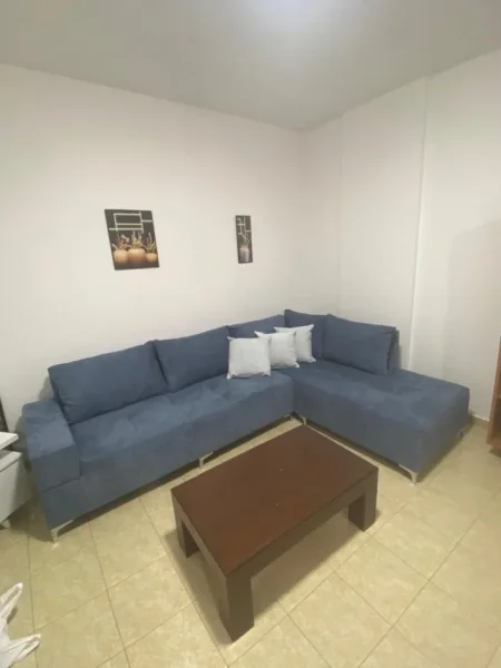 Tirane, jepet me qera apartament 1+1 Kati 2, 70 m² 450 € (Jepet me Qera Super Apartamenti 1+1 me Ballkon ne 5 Maji.)