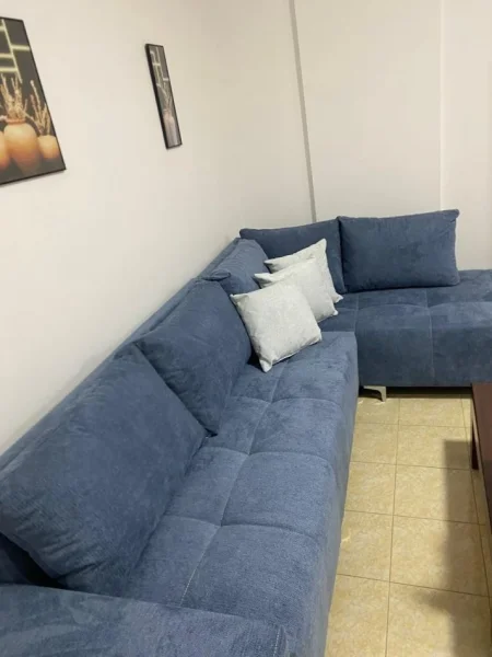 Tirane, jepet me qera apartament 1+1 Kati 2, 70 m² 450 € (Jepet me Qera Super Apartamenti 1+1 me Ballkon ne 5 Maji.)