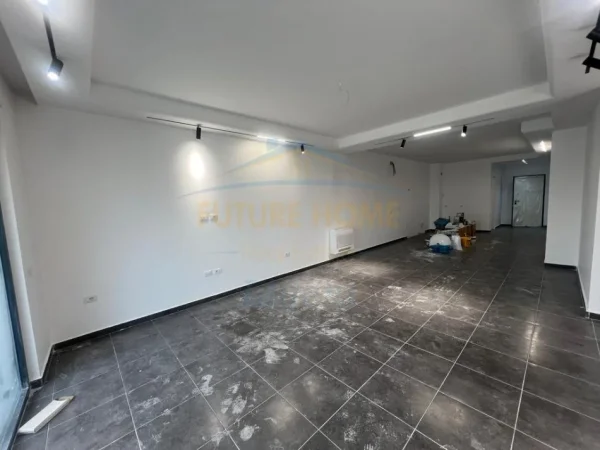 Tirane, shitet apartament 3+1+Ballkon Kati 2, 147 m² 286.000 € (Liqeni i thate)