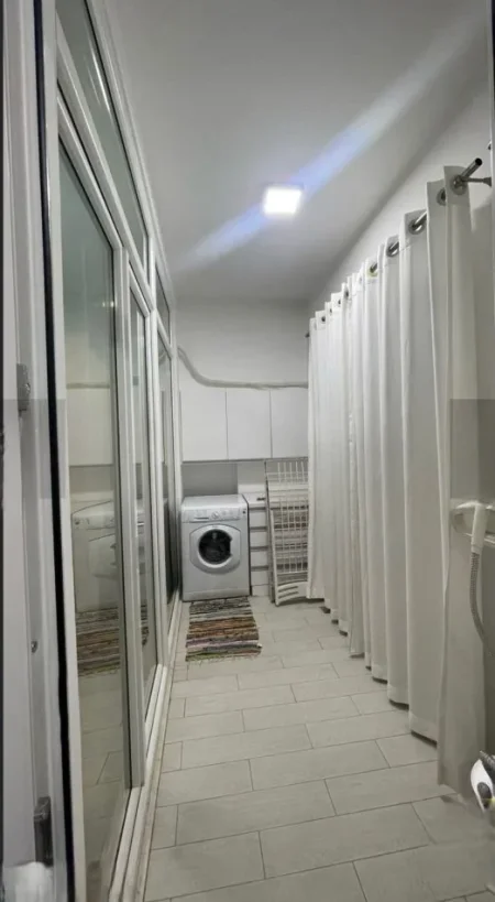 Tirane, jepet me qera apartament 1+1 Kati 5, 60 m² 680 € (KIKA 2)