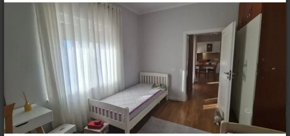 Tirane, shitet apartament 2+1+Ballkon Kati 5, 110 m² 160.000 € (Qytet Studenti)