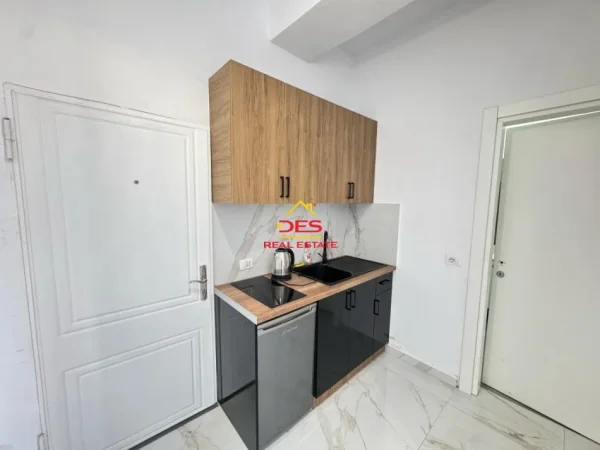 Vlore, shitet garsonier Kati 0, 47 m² 90.000 € (Rruga Dhimitër Konomi)