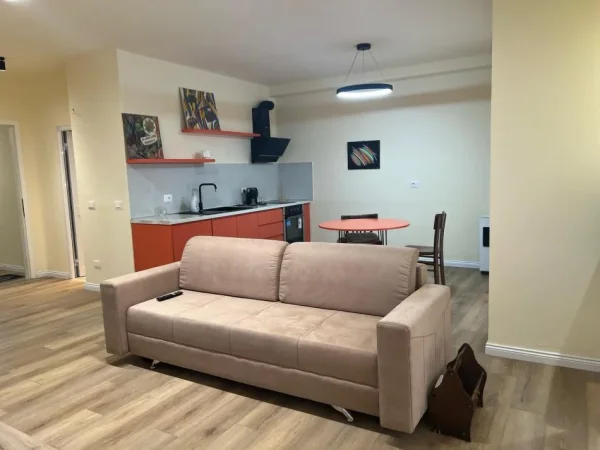 Tirane, jepet me qera apartament 2+1 Kati 2, 100 m² 650 € 