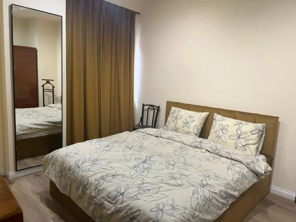 Tirane, jepet me qera apartament 2+1 Kati 2, 100 m² 650 € 