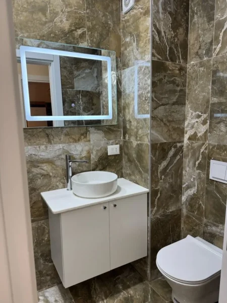 Tirane, jepet me qera apartament 2+1 Kati 7, 85 m² 700 €