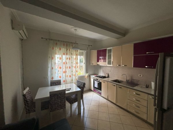 Tirane, jepet me qera apartament 1+1+Aneks+Ballkon Kati 2, 75 m² 400 € (kodra e diellit)