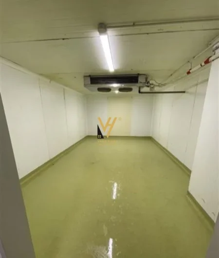 Tirane, jepet me qera ambjent biznesi Kati 0, 110 m² 750 € (LIQENI I THATE)