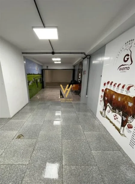 Tirane, jepet me qera ambjent biznesi Kati 0, 110 m² 750 € (LIQENI I THATE)