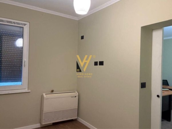 Tirane, jepet me qera zyre Kati 11, 55 m² 650 € (BLLOK)