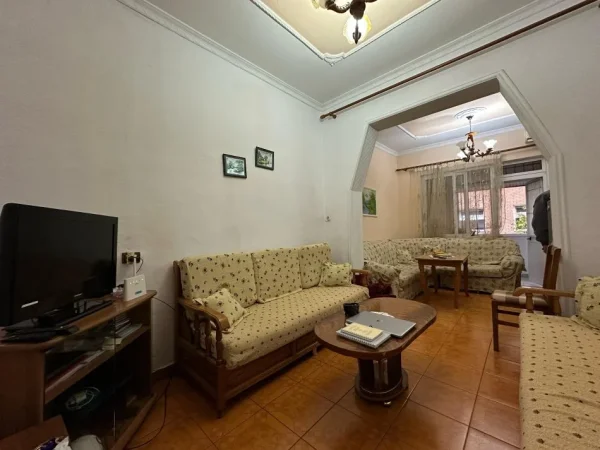 Shitet, Apartament 1+1, Tirana e Re