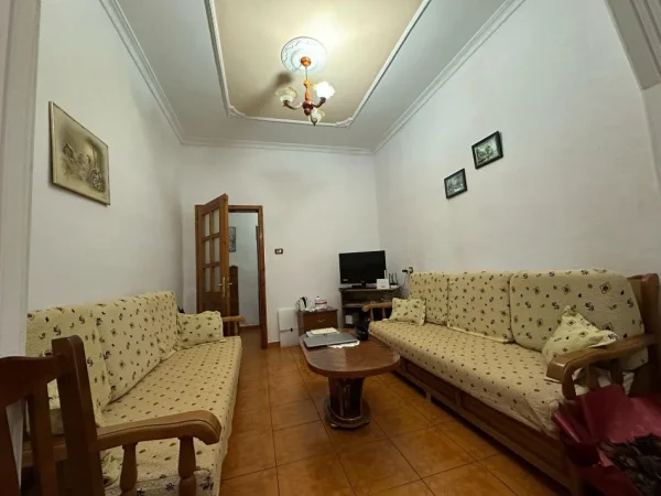 Shitet, Apartament 1+1, Tirana e Re