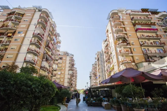 Tirane, jepet me qera apartament 1+1 Kati 1, 41 m² 250 € (Don Bosko)