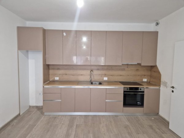 Tirane, jap me qera apartament 2+1+Ballkon Kati 2, 112 m² 450 € (Ali shefqeti)