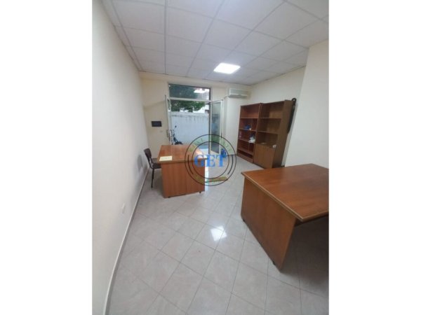 Durres, jepet me qera zyre Kati 1, 23 m² 200 € (Gjykata)