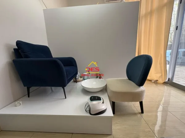 Vlore, shitet ambjent biznesi Kati 0, 27 m² (Rruga Kosova)