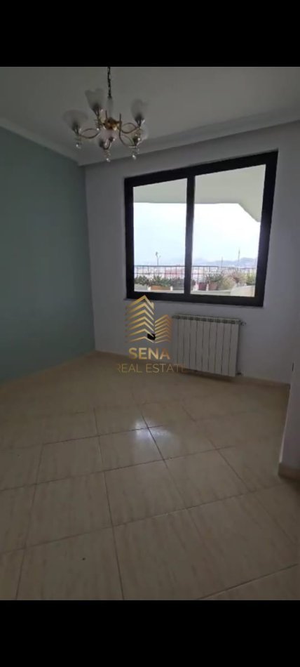 Tirane, jepet me qera ambjent biznesi Kati 8, 121 m² 800 € (Rruga Myslym Shyri)