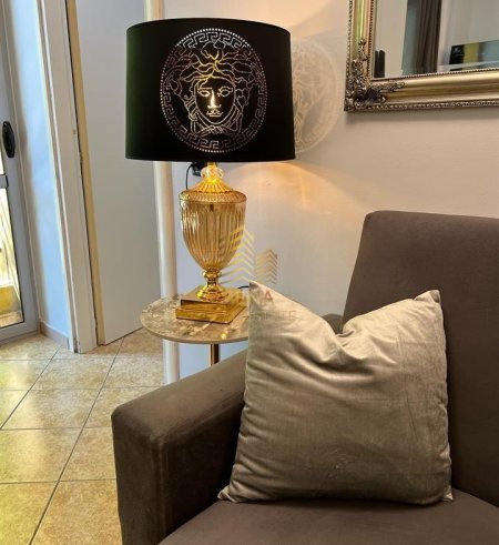 Tirane, jepet me qera apartament 2+1 Kati 1, 100 m² 700 € (Rruga Hoxha Tahsim)