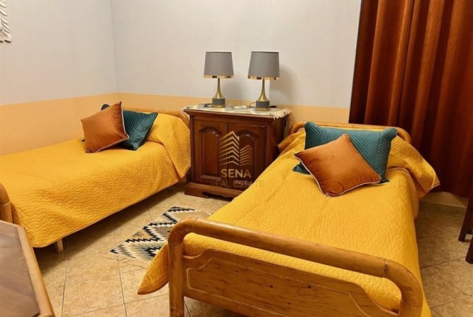 Tirane, jepet me qera apartament 2+1 Kati 1, 100 m² 700 € (Rruga Hoxha Tahsim)