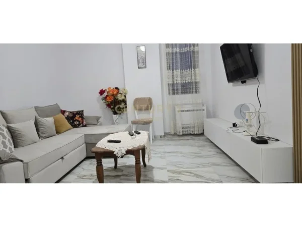 Tirane, jepet me qera apartament 2+1+Aneks+Ballkon Kati 6, 102 m² 800 € (Ish Fusha e Aviacionit)