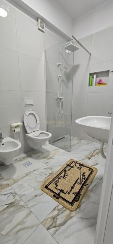 Tirane, jepet me qera apartament 2+1+Aneks+Ballkon Kati 6, 102 m² 800 € (Ish Fusha e Aviacionit)