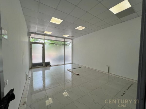 Tirane, shes ambjent biznesi Kati 0, 405 m² 1.175.000 € (Ish Stacionit te Treint)
