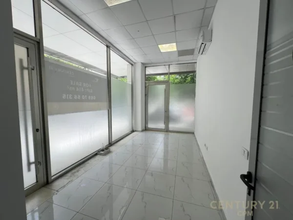 Tirane, shes ambjent biznesi Kati 0, 405 m² 1.175.000 € (Ish Stacionit te Treint)