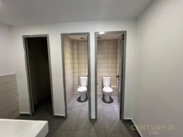 Tirane, shes ambjent biznesi Kati 0, 405 m² 1.175.000 € (Ish Stacionit te Treint)