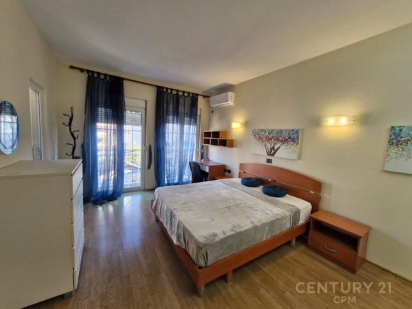 Tirane, jepet me qera apartament 1+1+Aneks+Ballkon Kati 3, 95 m² 700 € (Qender)