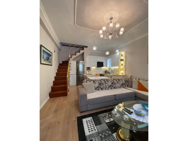 Tirane, jepet me qera apartament duplex Dublex Kati 2, 100 m² 700 € (Selite)