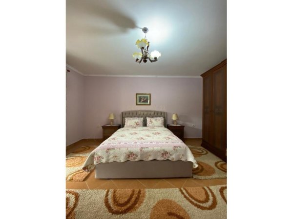 Tirane, jepet me qera apartament duplex Dublex Kati 2, 100 m² 700 € (Selite)