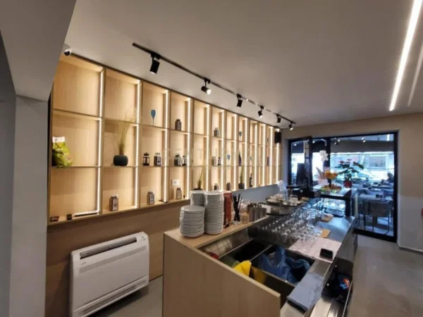 Tirane, shes bar-kafe Kati 0, 76 m² 350.000 € (Ali Demi)