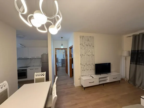 Tirane, jepet me qera apartament 2+1+Aneks+Ballkon Kati 8, 113 m² 700 € (Rruga e kavajes)