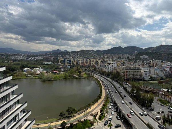 Tirane, jepet me qera apartament 3+1+Aneks+Ballkon Kati 15, 233 m² 5.000 € (Lake View)