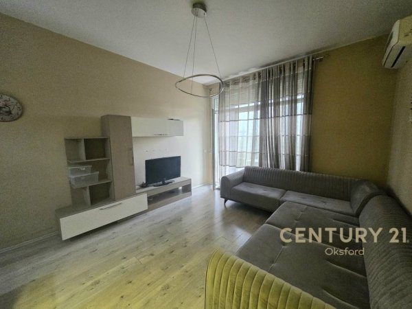 Tirane, jepet me qera apartament 2+1+Aneks+Ballkon Kati 1, 90 m² 700 € (Fusha Aviacionit)