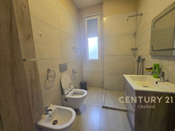 Tirane, jepet me qera apartament 2+1+Aneks+Ballkon Kati 1, 90 m² 700 € (Fusha Aviacionit)