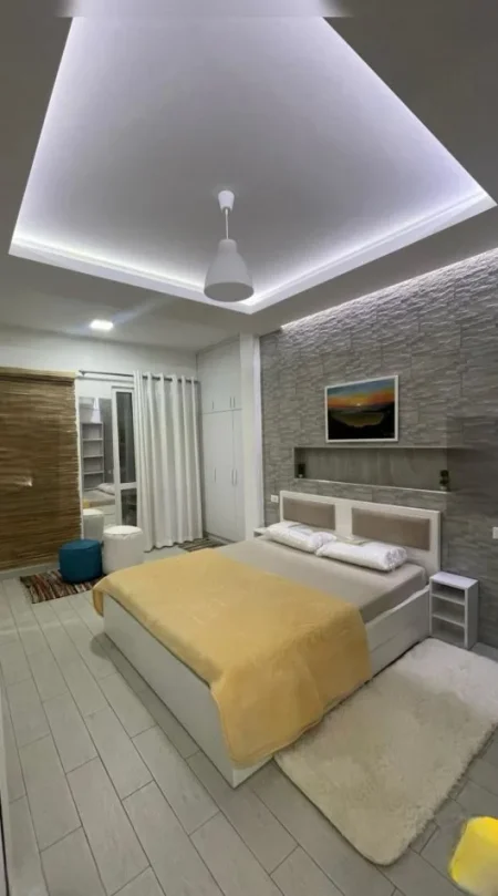 Tirane, jepet me qera apartament 1+1+Ballkon , 60 m² 680 € (Komuna e Parisit)