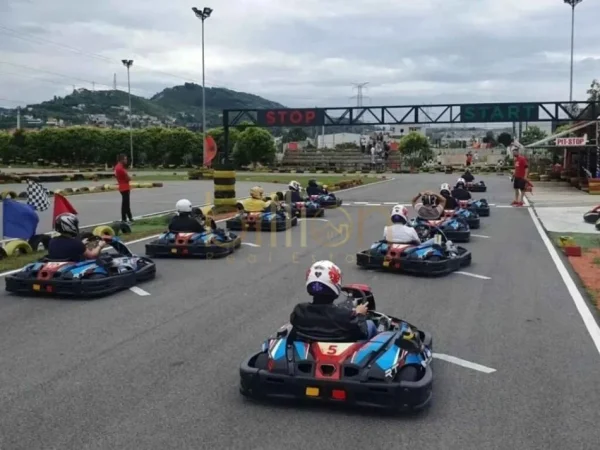 Tirane, shitet biznes, 13.000 m² 600.000 € (Kombinat, Tirana, Albania)