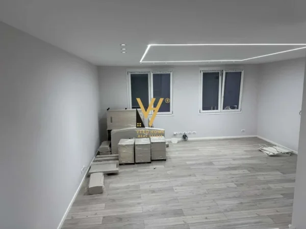 Tirane, jepet me qera zyre Kati 0, 75 m² 2.000 € (RRUGA E ELBASANIT)