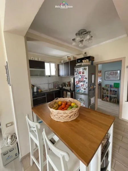 Tirane, jepet me qera Vile 2 Katshe Kati 1, 280 m² 1.500 € (farke)