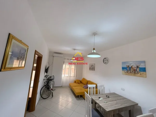 Vlore, shitet apartament 2+1+Ballkon Kati 2, 72 m² (Rruga Dhimitër Konomi)