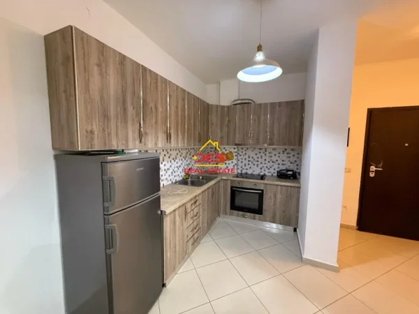 Vlore, shitet apartament 2+1+Ballkon Kati 2, 72 m² (Rruga Dhimitër Konomi)