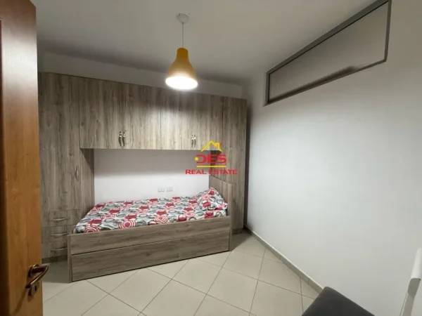 Vlore, shitet apartament 2+1+Ballkon Kati 2, 72 m² (Rruga Dhimitër Konomi)