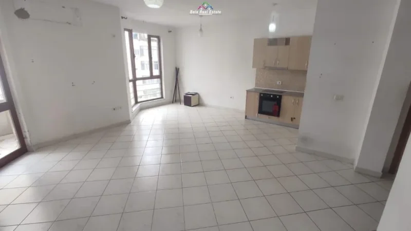 Tirane, jepet me qera zyre Kati 4, 110 m² 500 € (rruga e kavajes)