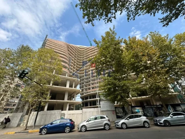 Tirane, shitet apartament 1+1+Ballkon Kati 16, 76 m² 250.000 € (Ish Ekspozita)