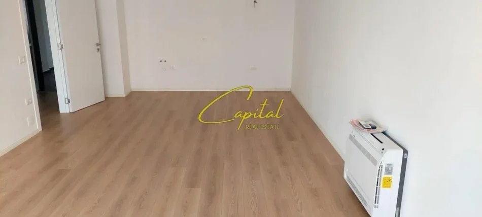 Tirane, jepet me qera zyre Kati 9, 70 m² 490 € (KOMPLEKSI FARMACIA 10)