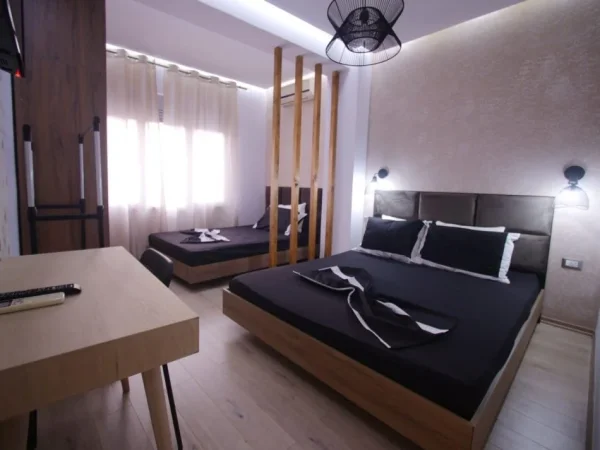 Tirane, jepet me qera apartament 1+1 Kati 3, 64 m² 550 € (Qender)