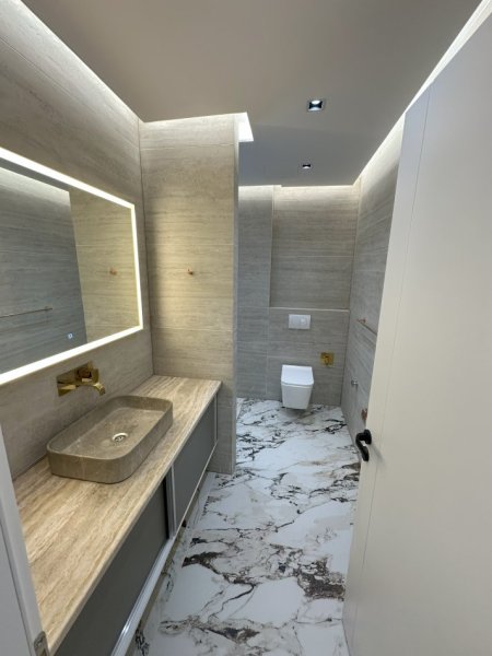 Tirane, jepet me qera apartament 2+1+Ballkon Kati 2, 107 m² 1.000 € (Kompleksi Vizion+)