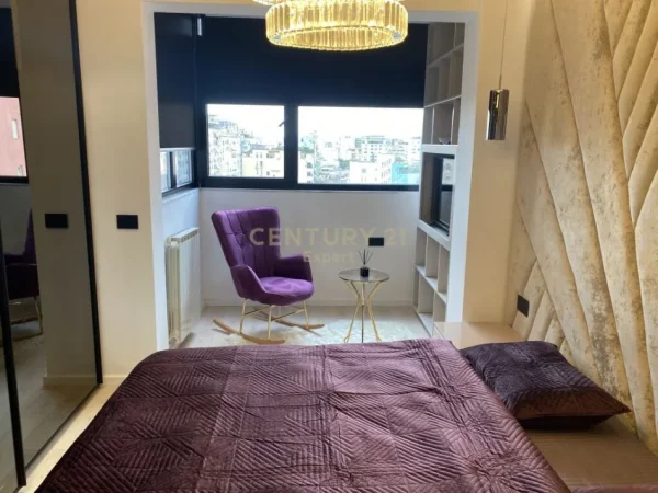 Tirane, jepet me qera apartament 2+1 Kati 9, 120 m² 1.800 € (bllok)