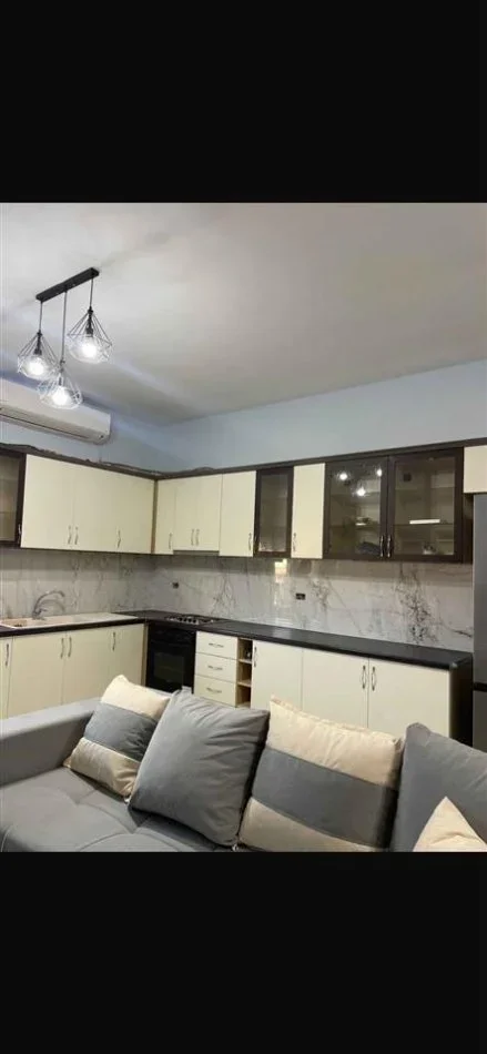 Tirane, jepet me qera apartament 2+1 Kati 2, 100 m² 400 € (Sauk i vjeter)