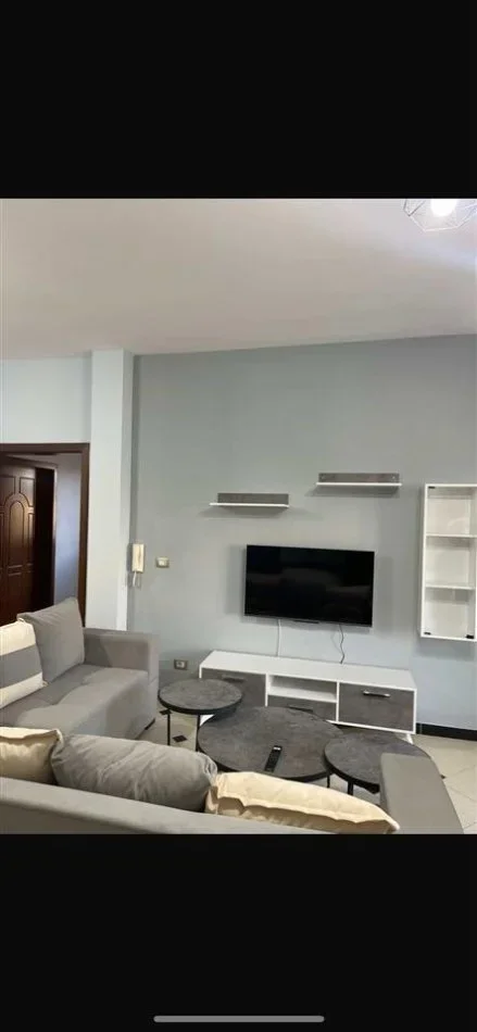 Tirane, jepet me qera apartament 2+1 Kati 2, 100 m² 400 € (Sauk i vjeter)